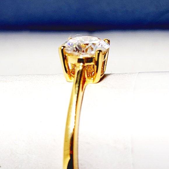 Moissanite Solitaire ring in 14K Yellow Gold over Sterling Silver 1.00 ct sz 8 - Picture 4 of 4